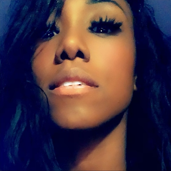 Meet your Posher, Taylor - Picture 1 of 1